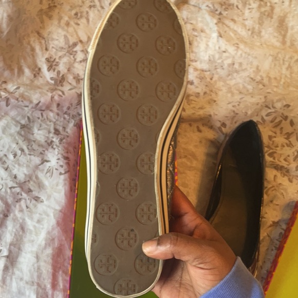 Pretty silver and navy patent Tory Burch sneakers - Picture 3 of 7